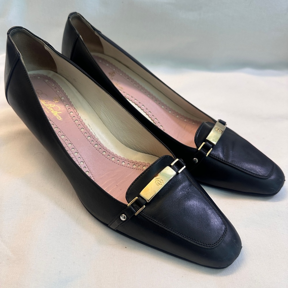 Brooks Brothers Elegant Black Leather Women's Shoes with small wedge